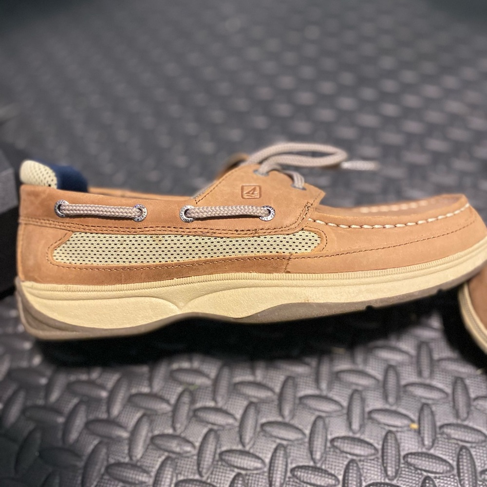 Sperry Top Siders Size 7 Worn once - Picture 2 of 6
